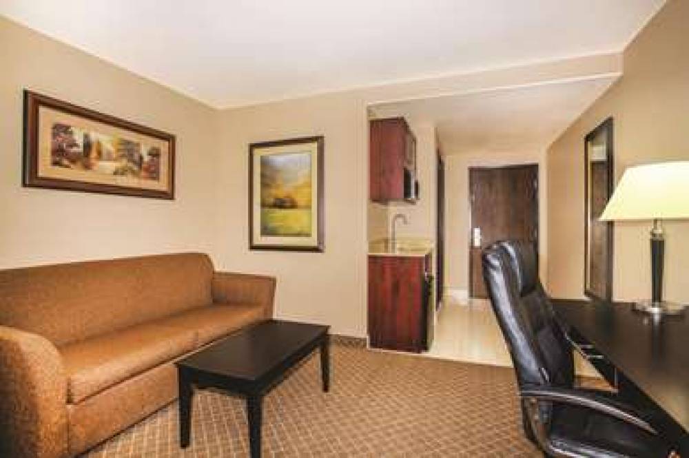 La Quinta Inn & Suites Ely 10