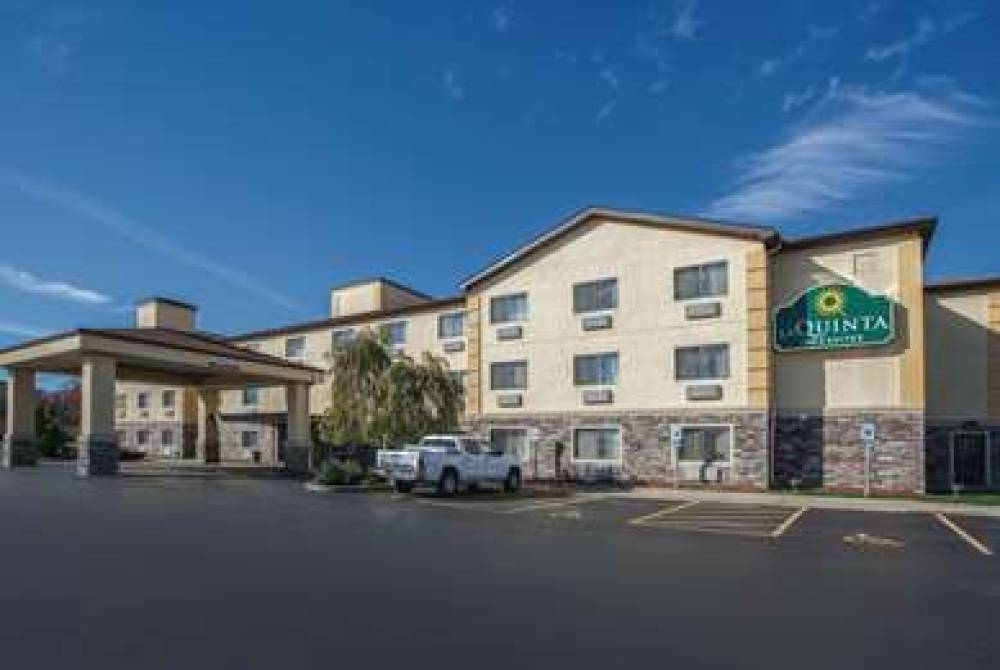 La Quinta Inn & Suites Erie 4