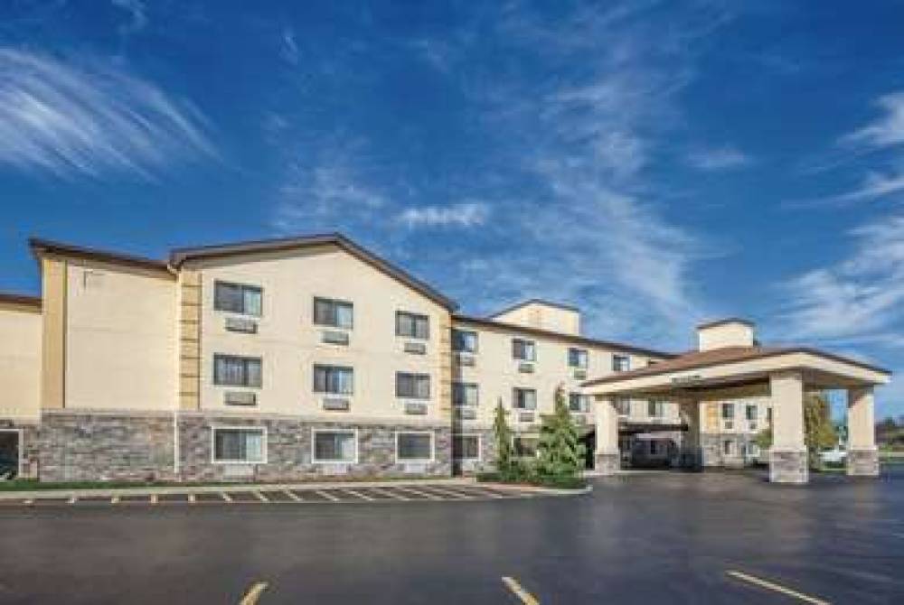 La Quinta Inn & Suites Erie 1