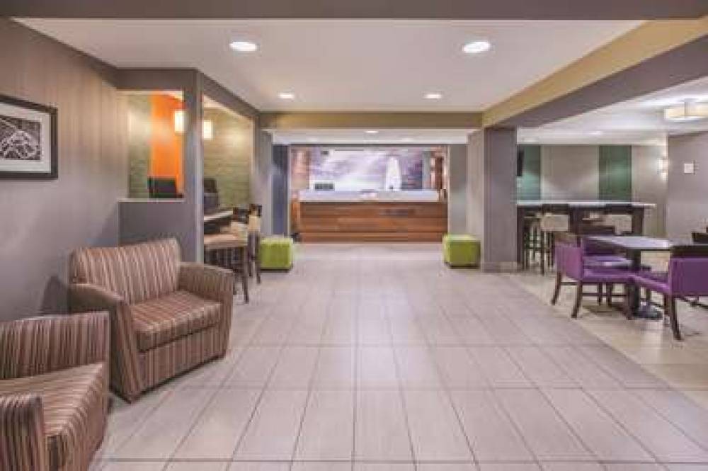 La Quinta Inn & Suites Erie 10