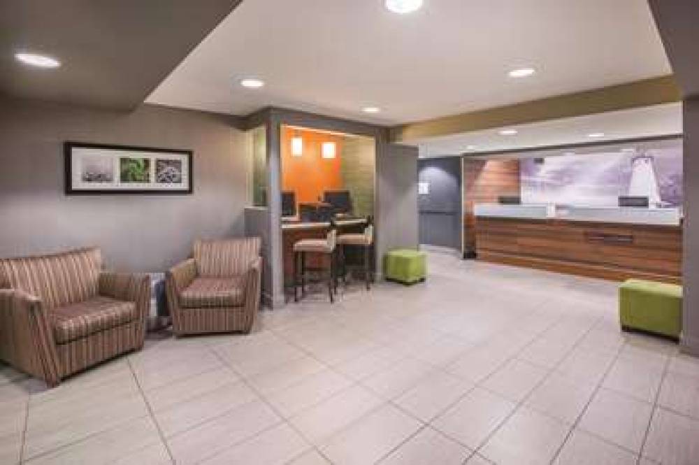 La Quinta Inn & Suites Erie 9