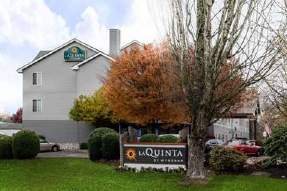 La Quinta Inn & Suites Eugene 1