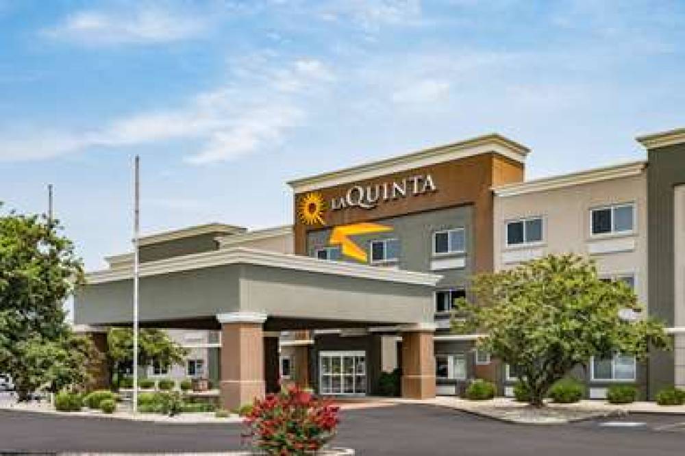 La Quinta Inn & Suites Evansville 1