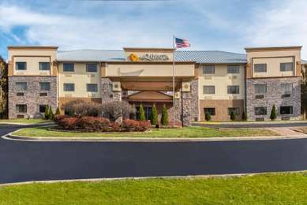 La Quinta Inn & Suites Fairborn Wright-Patterson 3