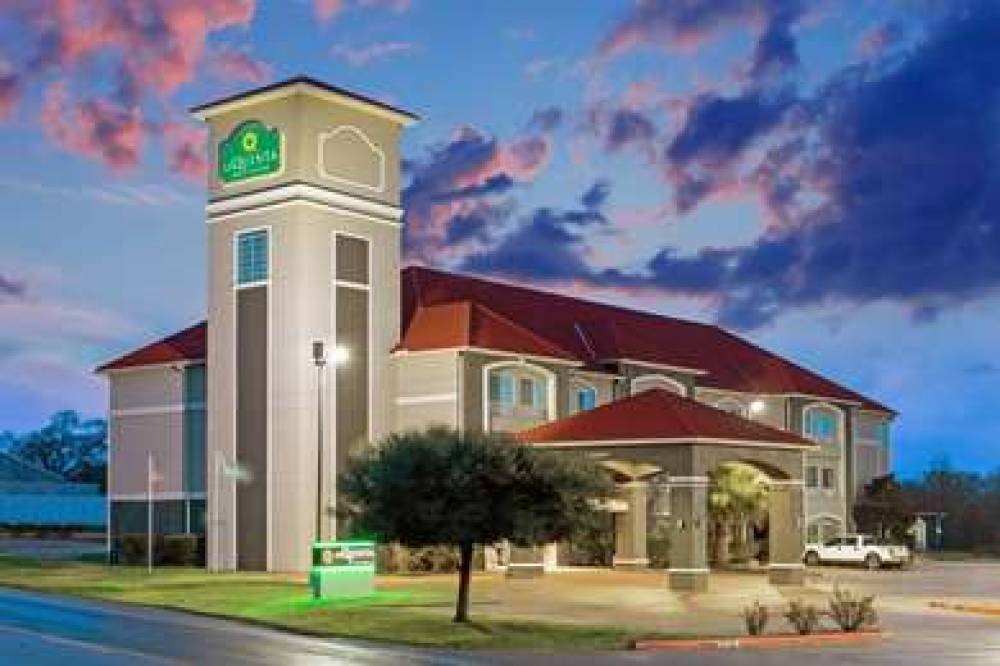 La Quinta Inn & Suites Fairfield 4