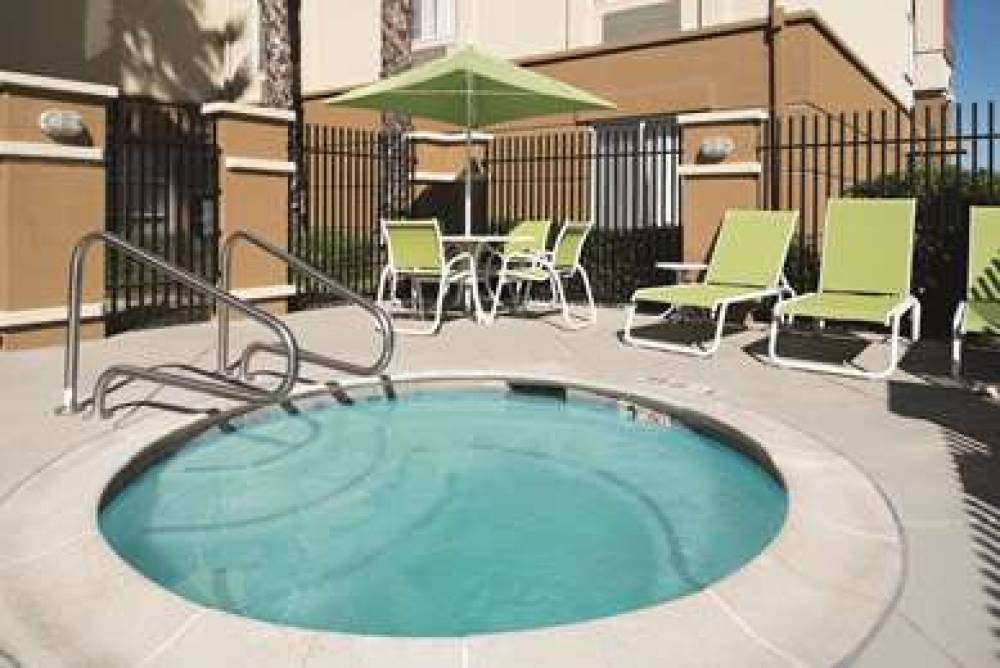 La Quinta Inn & Suites Fairfield - Napa Valley 8