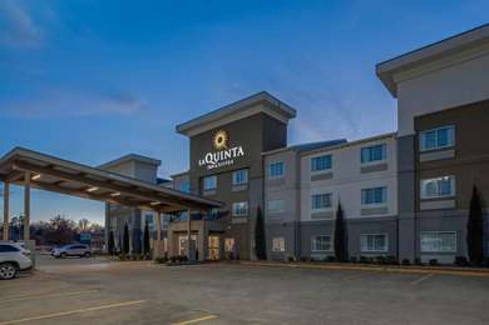 La Quinta Inn & Suites Fayetteville 2