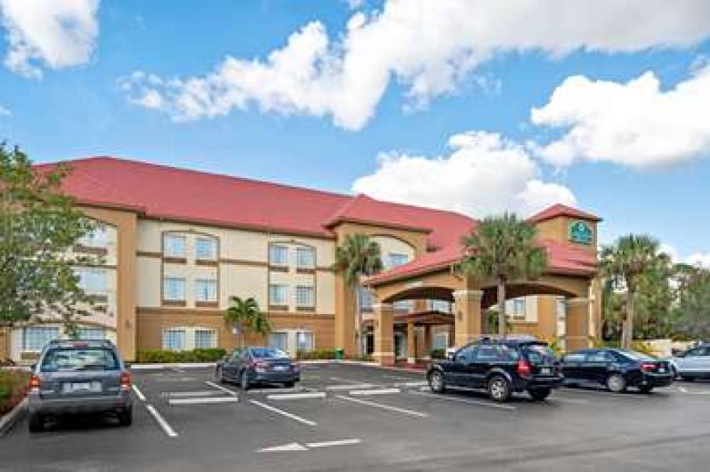 La Quinta Inn & Suites Fort Myers Airport 2