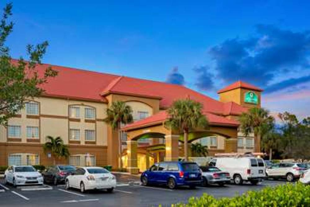 La Quinta Inn & Suites Fort Myers Airport 3