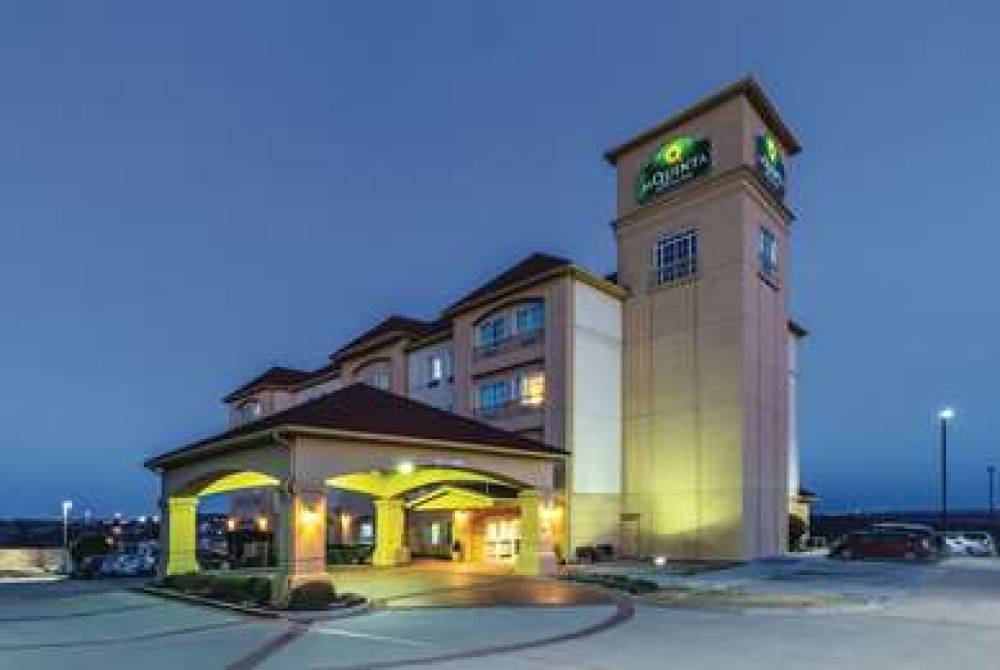 La Quinta Inn & Suites Fort Worth - Lake Worth 3