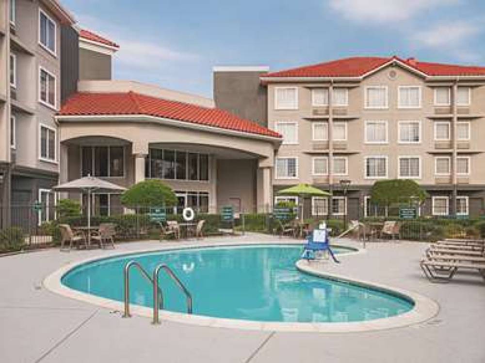 La Quinta Inn & Suites Fort Worth North 10