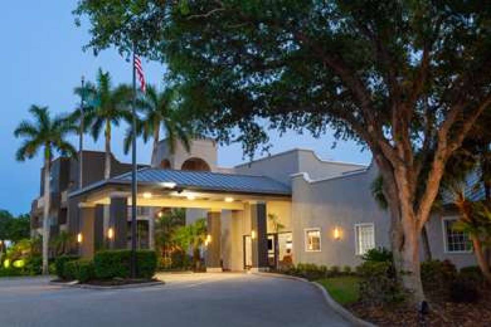 La Quinta Inn & Suites Ft. Myers - Sanibel Gateway 2