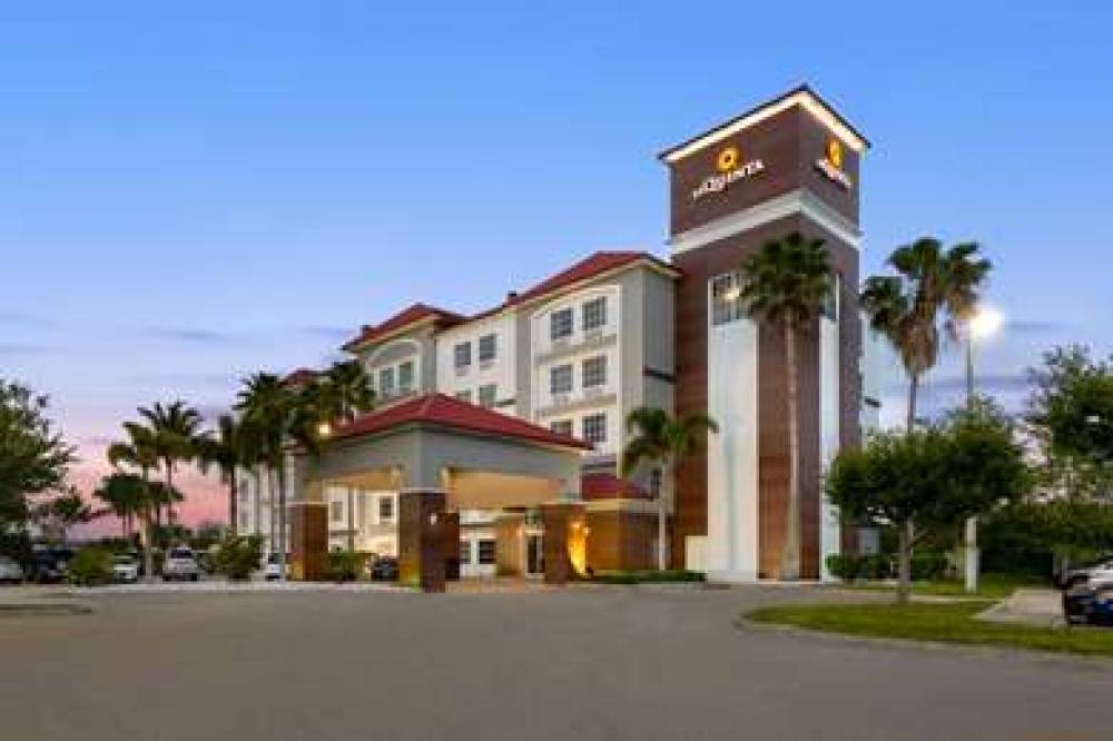 La Quinta Inn & Suites Ft. Pierce 8