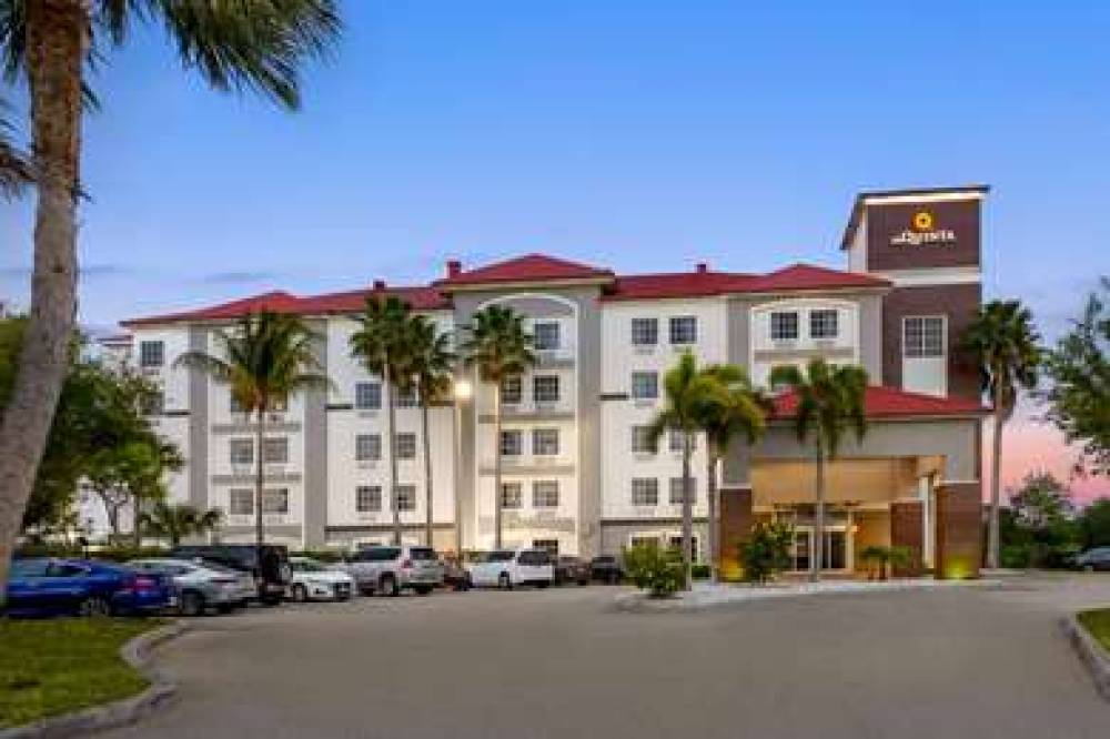 La Quinta Inn & Suites Ft. Pierce 7