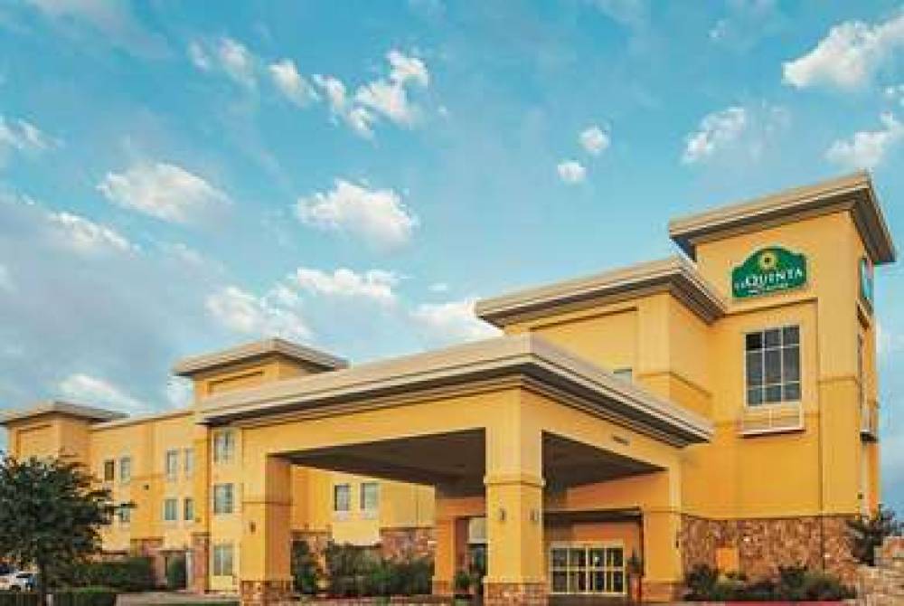 La Quinta Inn & Suites Ft. Worth - Forest Hill, TX 4