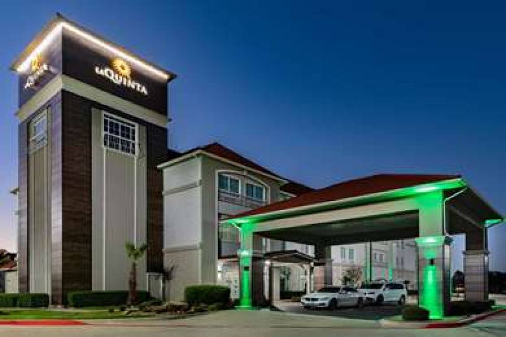 La Quinta Inn & Suites Garland Harbor Point 3