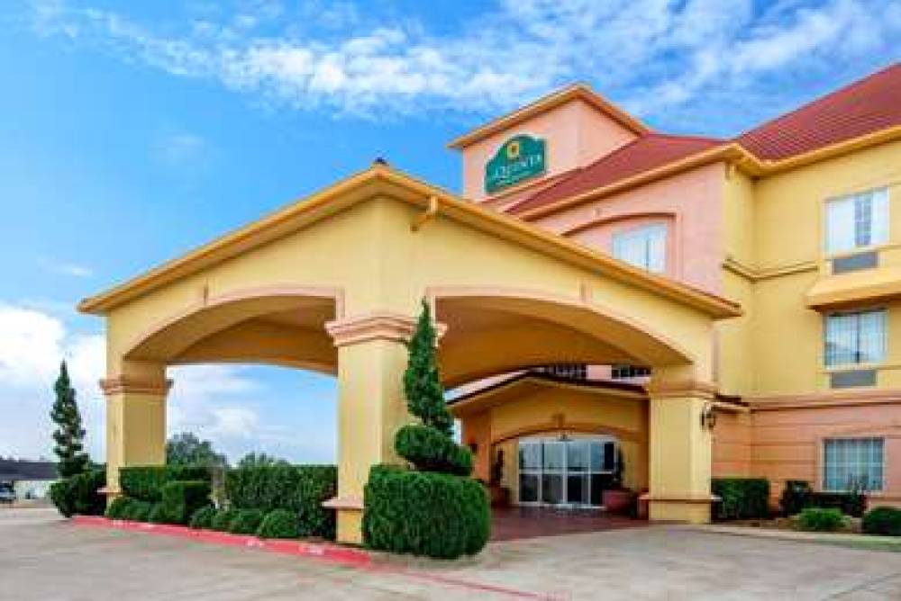 La Quinta Inn & Suites Glen Rose 5