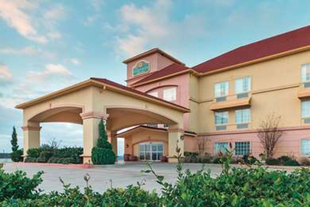 La Quinta Inn & Suites Glen Rose 1