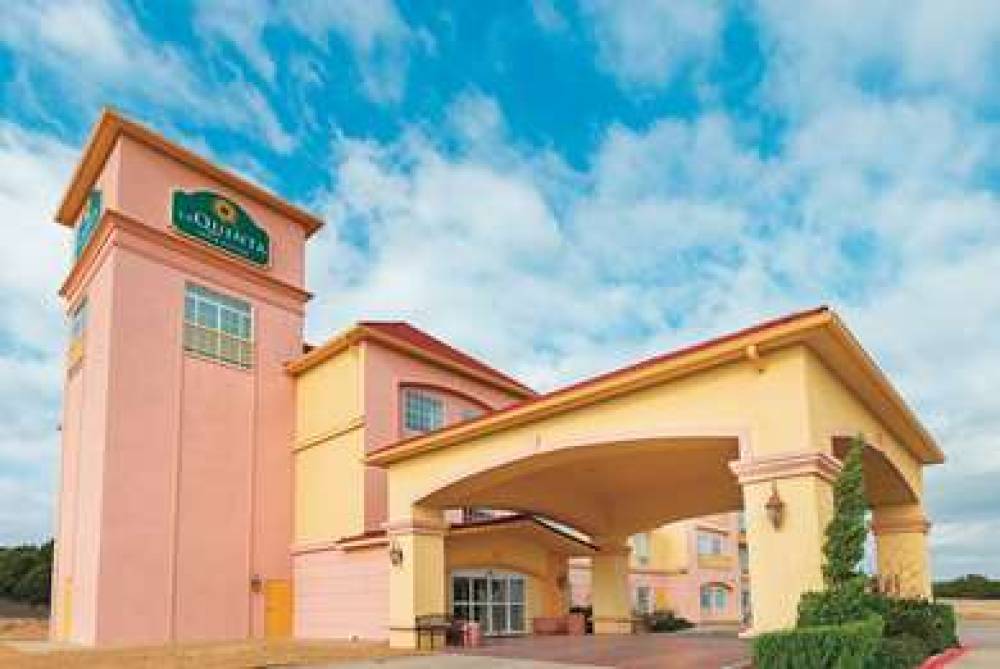 La Quinta Inn & Suites Glen Rose 3