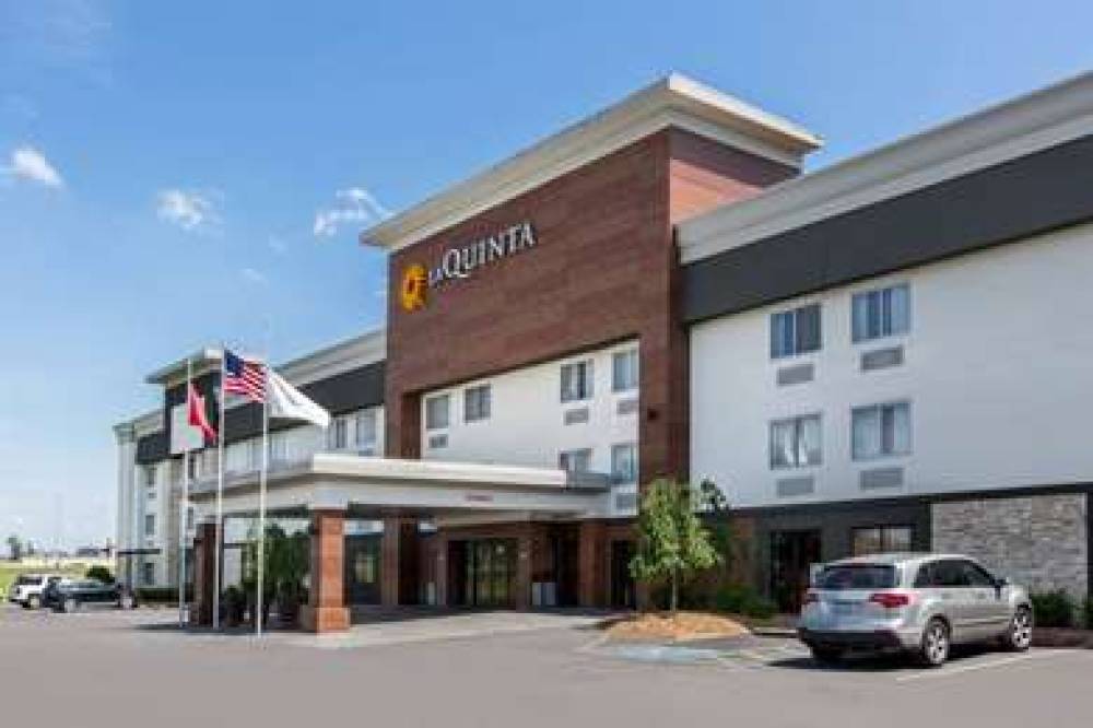 La Quinta Inn & Suites Goodlettsville - Nashville 2