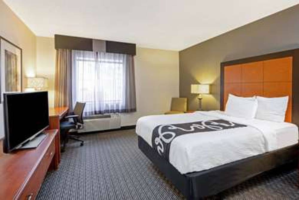 La Quinta Inn & Suites Harrisburg Airport Hershey 9