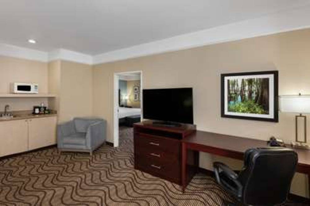 La Quinta Inn & Suites Houma 1