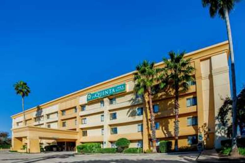 La Quinta Inn & Suites Houston Baytown East 1