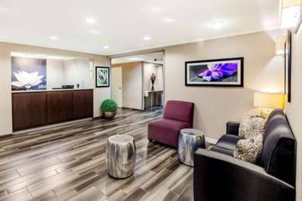 La Quinta Inn & Suites Houston Baytown East 6