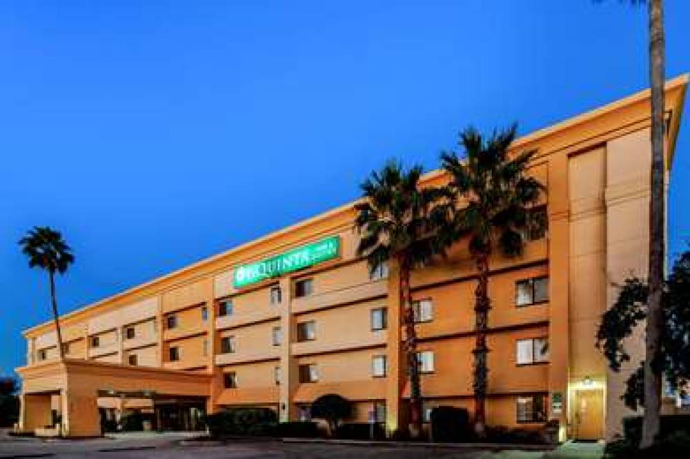 La Quinta Inn & Suites Houston Baytown East 3