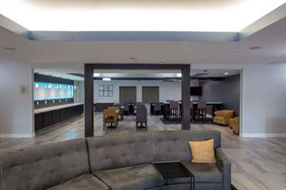 La Quinta Inn & Suites Houston East At Normandy 5