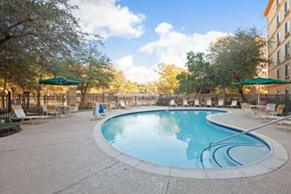 La Quinta Inn & Suites Houston Galleria Area 4