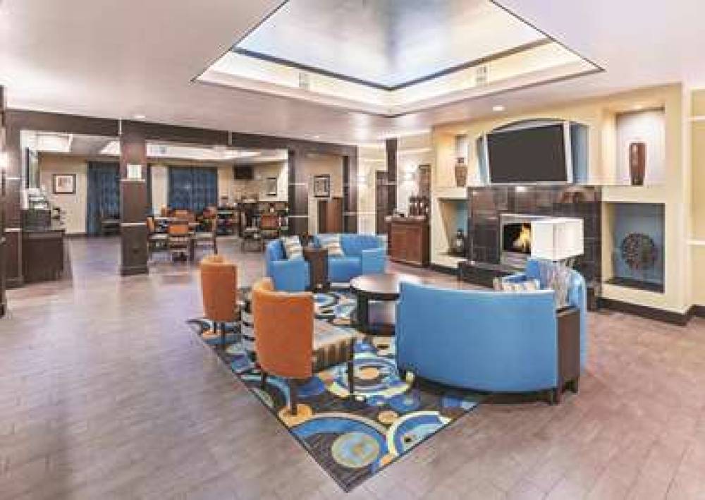 La Quinta Inn & Suites Houston Hobby Airport 7