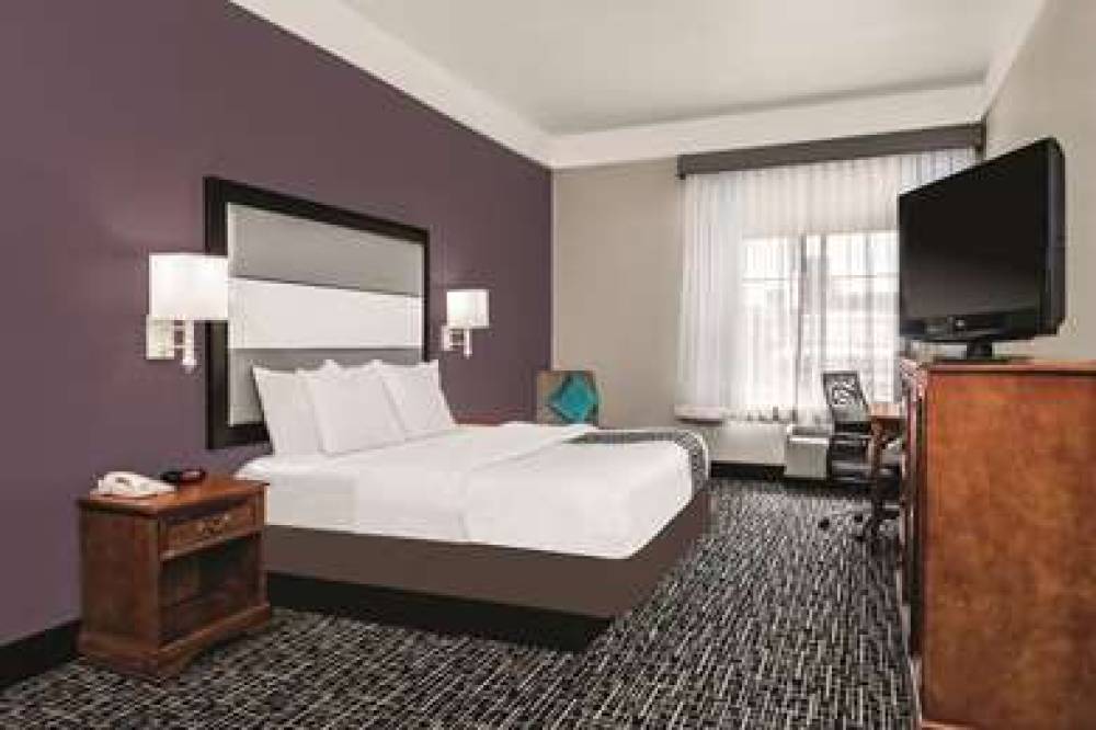 La Quinta Inn & Suites Houston Rosenberg 7