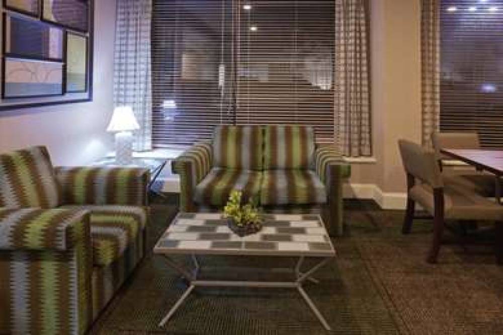 La Quinta Inn & Suites Houston Stafford Sugarland 2