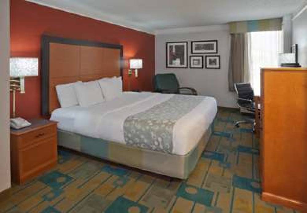 La Quinta Inn & Suites Houston Stafford Sugarland 9