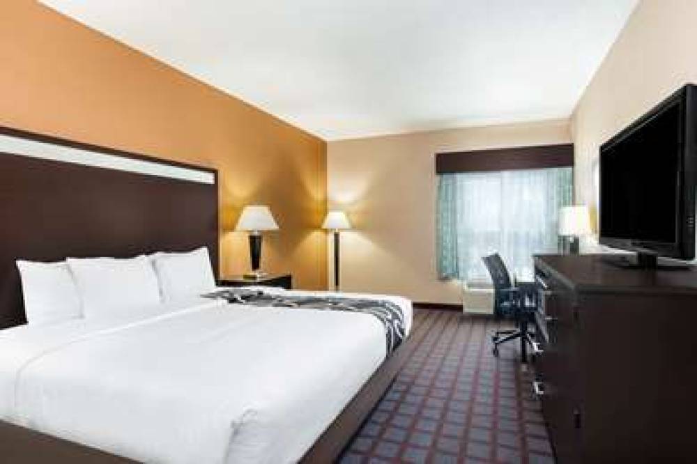 La Quinta Inn & Suites Indianapolis AP Plainfield 10