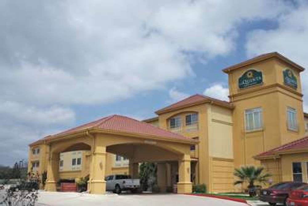 La Quinta Inn & Suites Kerrville 2