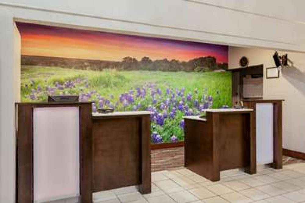 La Quinta Inn & Suites Kerrville 10