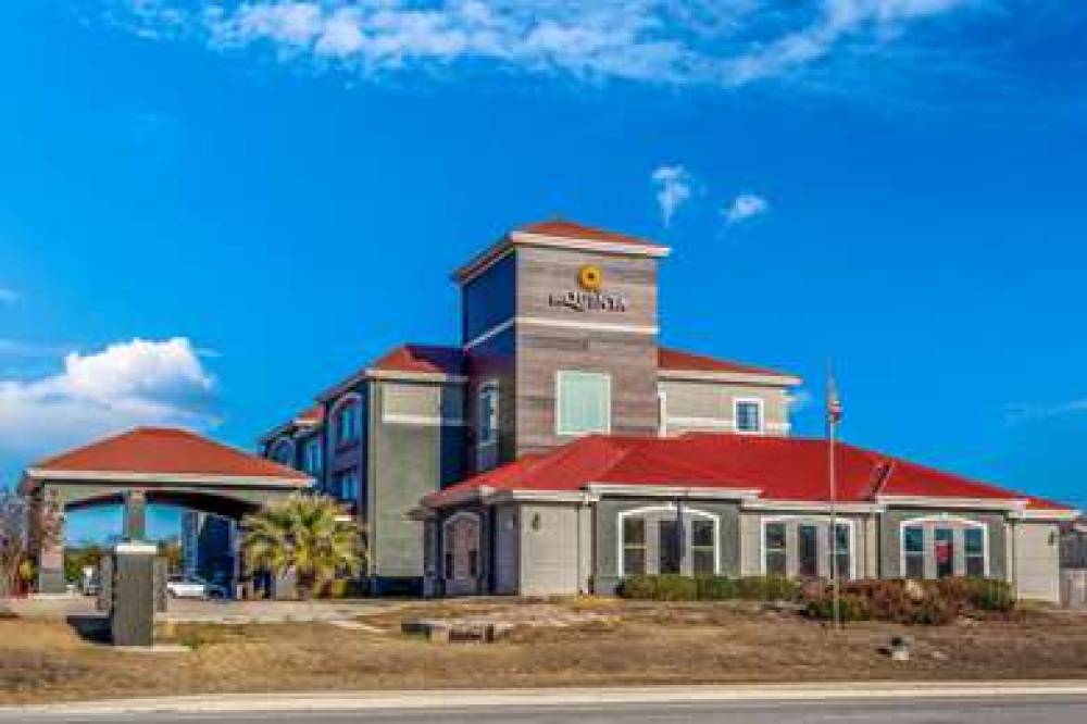 La Quinta Inn & Suites Kerrville 5