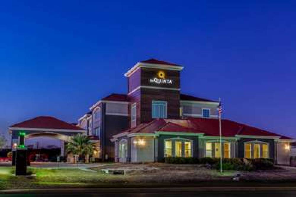 La Quinta Inn & Suites Kerrville 4