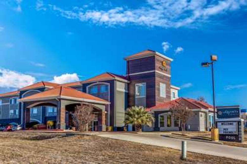 La Quinta Inn & Suites Kerrville 6