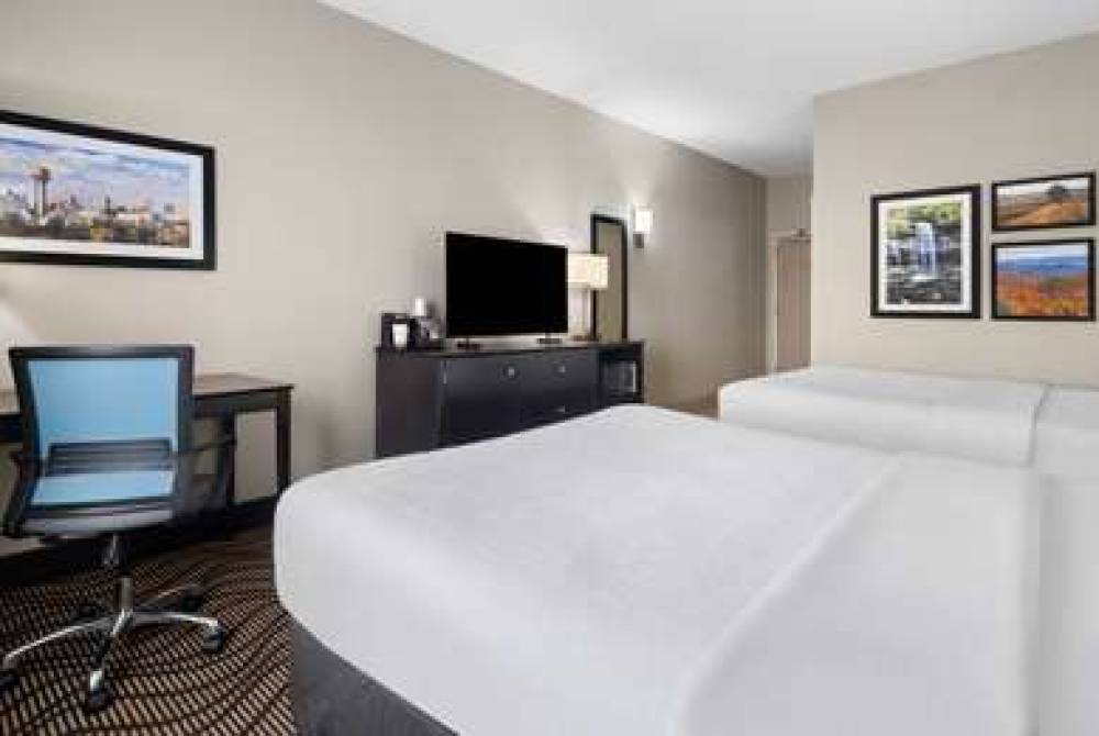 La Quinta Inn & Suites Knoxville Airport 10