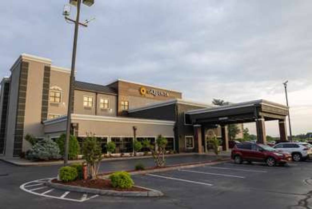 La Quinta Inn & Suites Knoxville East 1