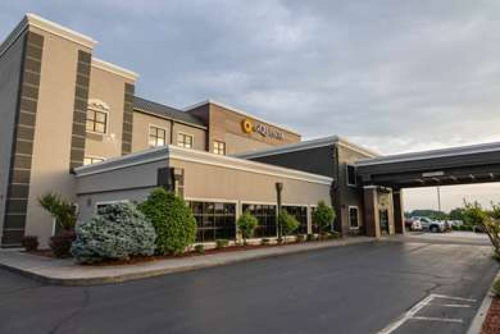 La Quinta Inn & Suites Knoxville East 2