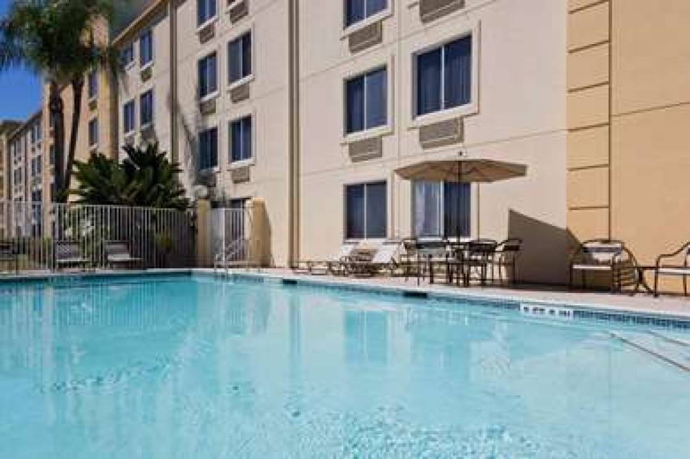 La Quinta Inn & Suites Lakeland East 10