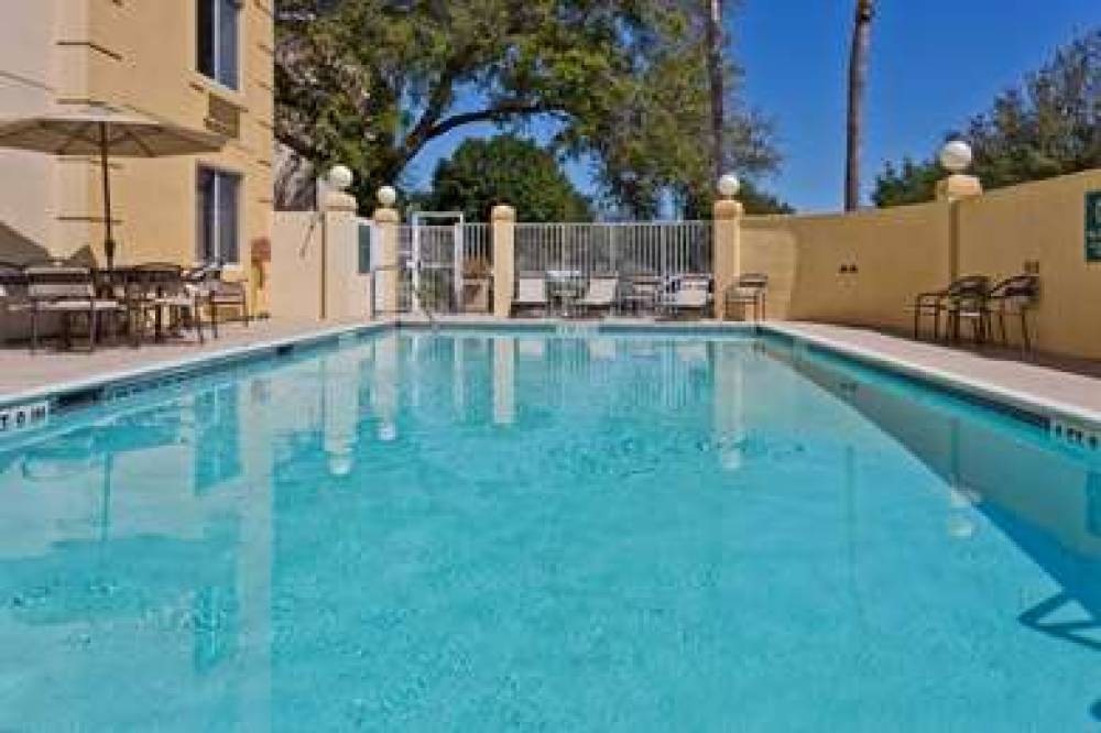 La Quinta Inn & Suites Lakeland East 9