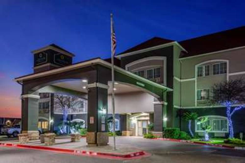 La Quinta Inn & Suites Laredo Airport 2