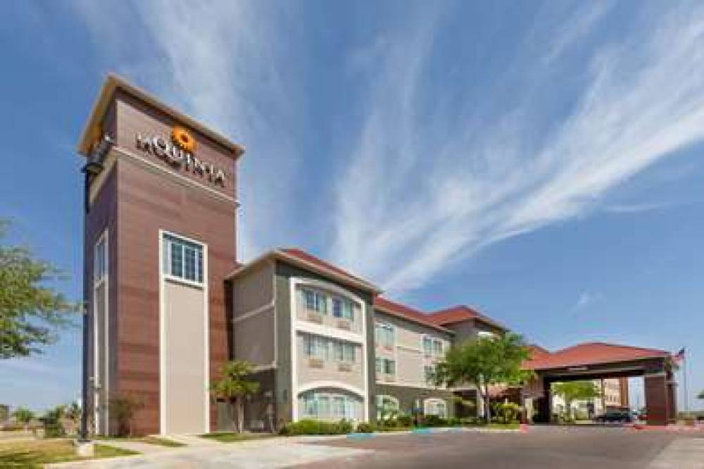 La Quinta Inn & Suites Laredo Airport 3