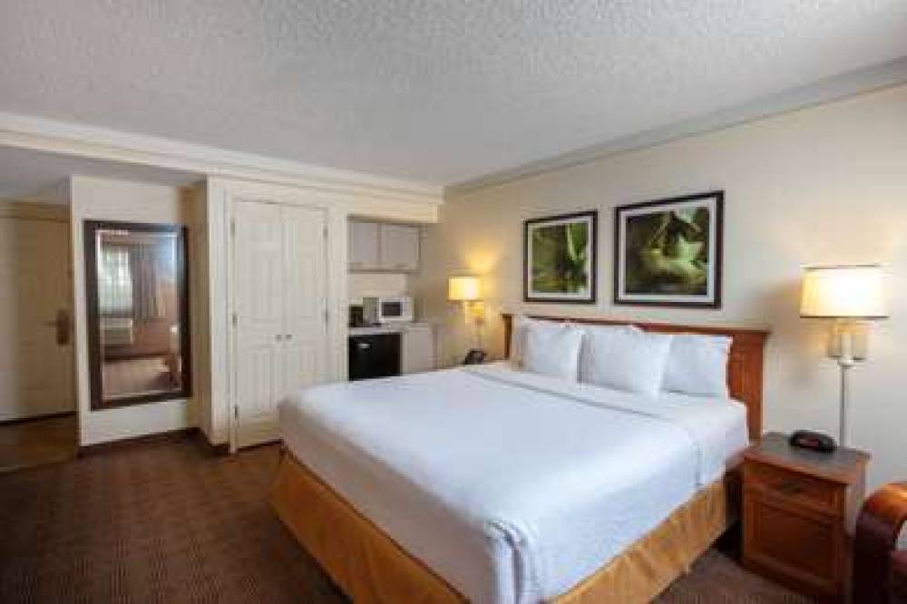 La Quinta Inn & Suites Las Vegas Airport N Conv. 9