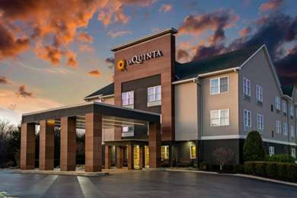 La Quinta Inn & Suites Lebanon 1